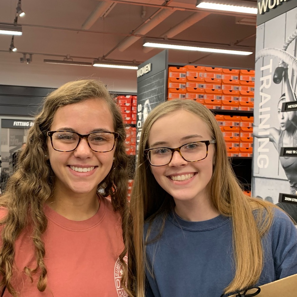 Meet your Posher, Cami